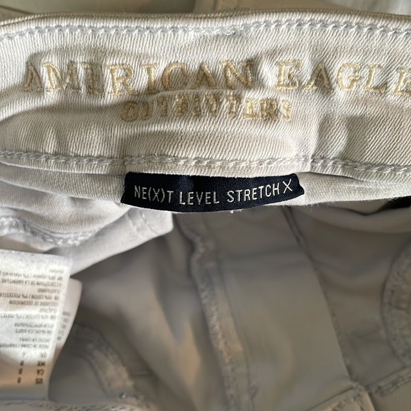 AMERICAN EAGLE OUTFITTERS - Size 0 - High Rise Jegging Crop - Distressed - Picture 11 of 14